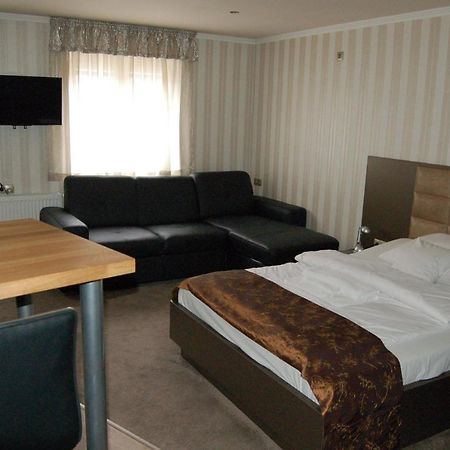 Control Motel Ясберень Экстерьер фото