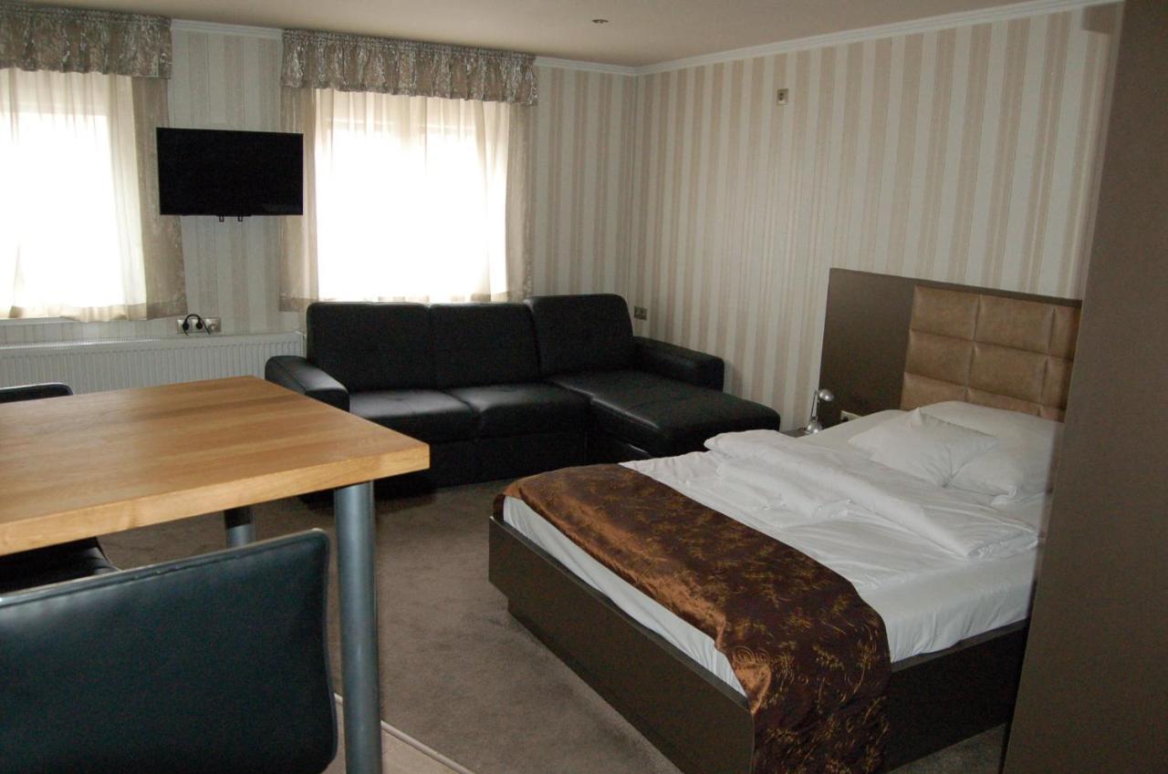 Control Motel Ясберень Экстерьер фото
